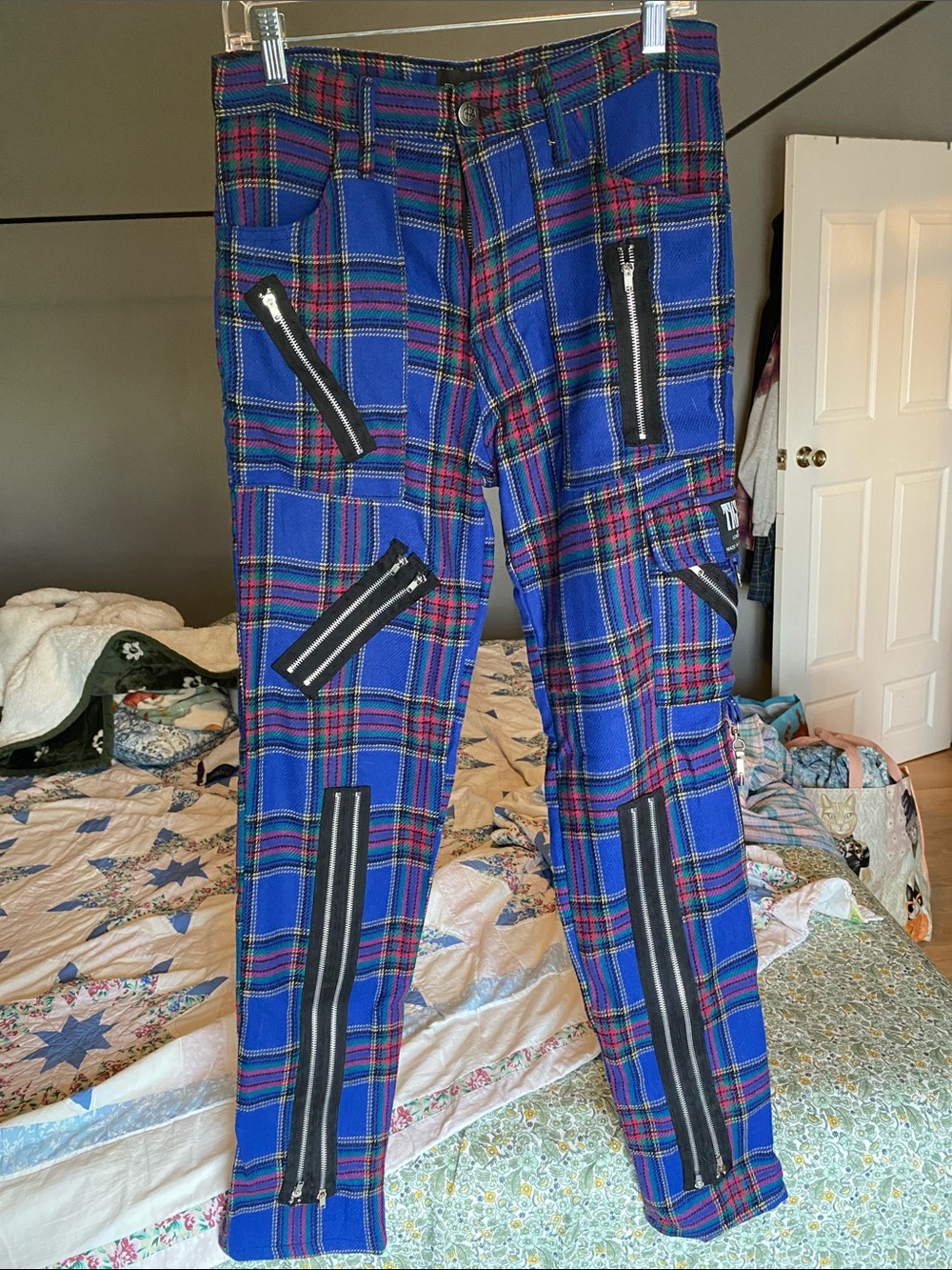 Tiger if London Blue Plaid Men’s Cargo Zip Pocket Pants